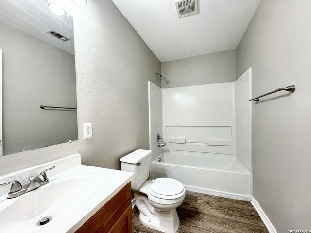 7802 Kingsbury Wood Unit 1, San Antonio, TX 78240