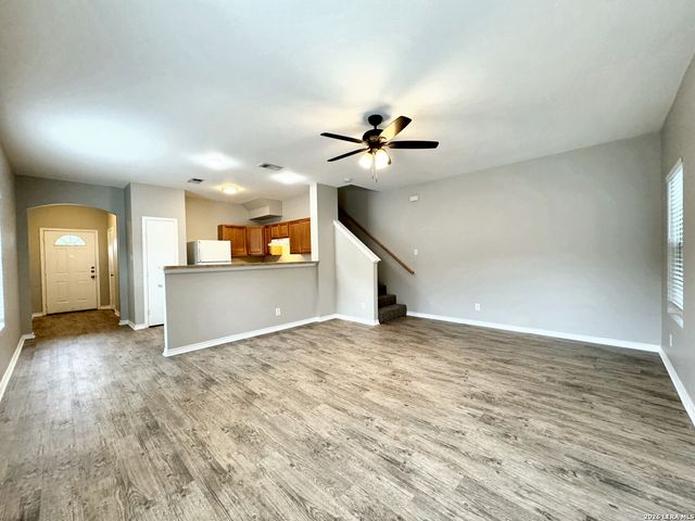 7802 Kingsbury Wood Unit 1, San Antonio, TX 78240