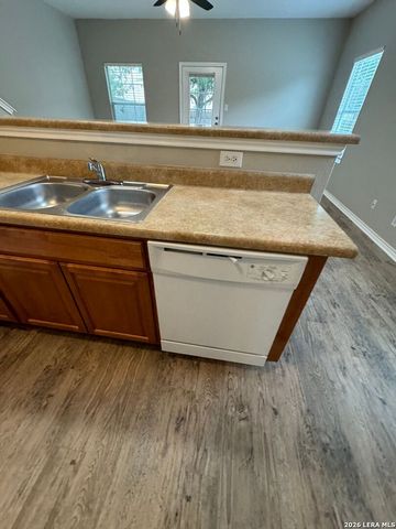 7802 Kingsbury Wood Unit 1, San Antonio, TX 78240