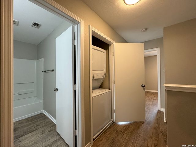 7802 Kingsbury Wood Unit 1, San Antonio, TX 78240