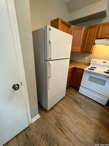 7802 Kingsbury Wood Unit 1, San Antonio, TX 78240
