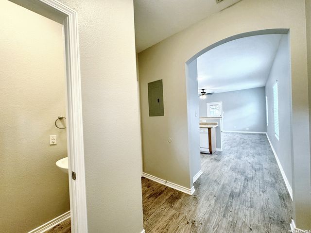 7802 Kingsbury Wood Unit 1, San Antonio, TX 78240