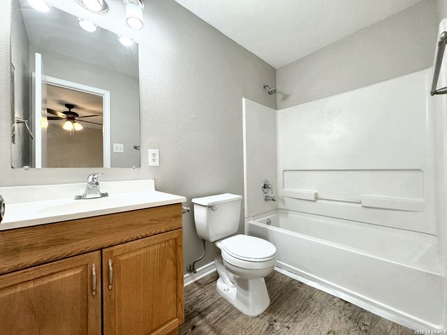 7802 Kingsbury Wood Unit 1, San Antonio, TX 78240