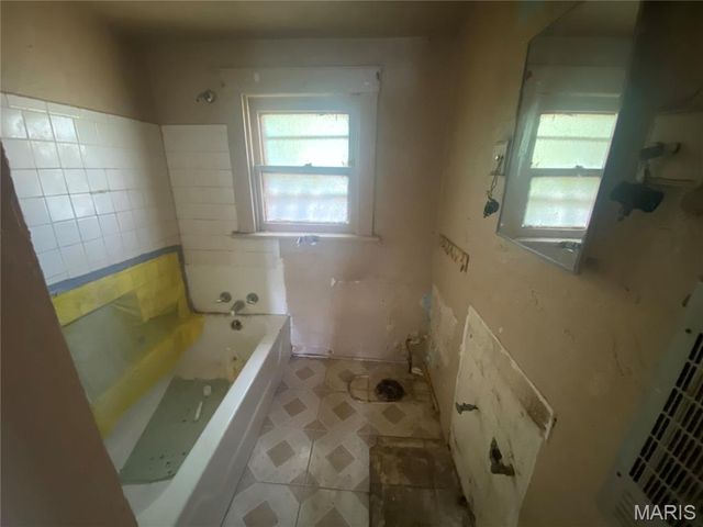 6213 Westerhoff Avenue, St Louis, MO 63121