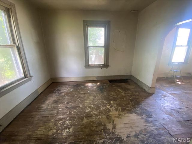 6213 Westerhoff Avenue, St Louis, MO 63121