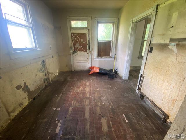 6213 Westerhoff Avenue, St Louis, MO 63121