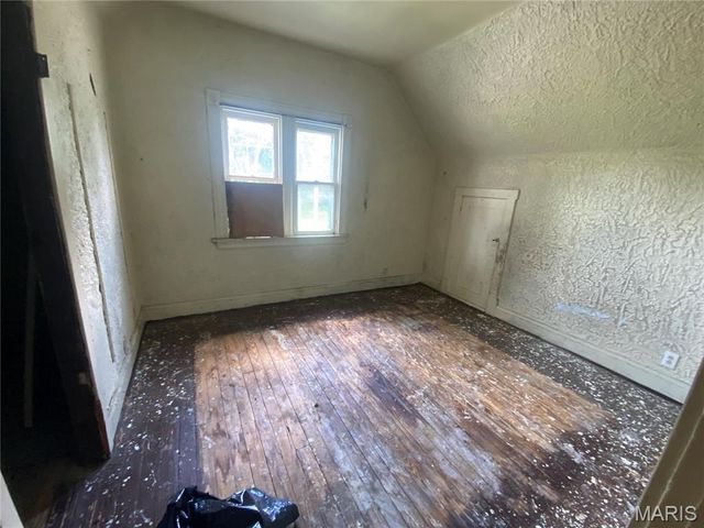 6213 Westerhoff Avenue, St Louis, MO 63121