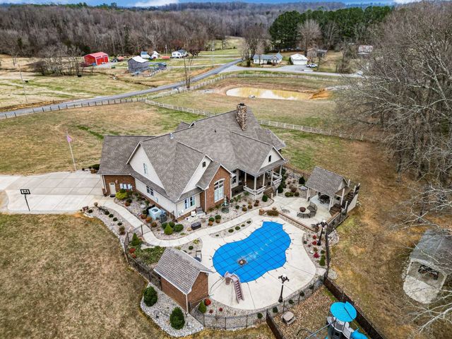 396 N Hunter Rd, Portland, TN 37148