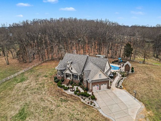 396 N Hunter Rd, Portland, TN 37148