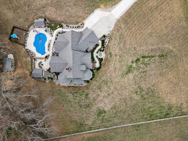 396 N Hunter Rd, Portland, TN 37148