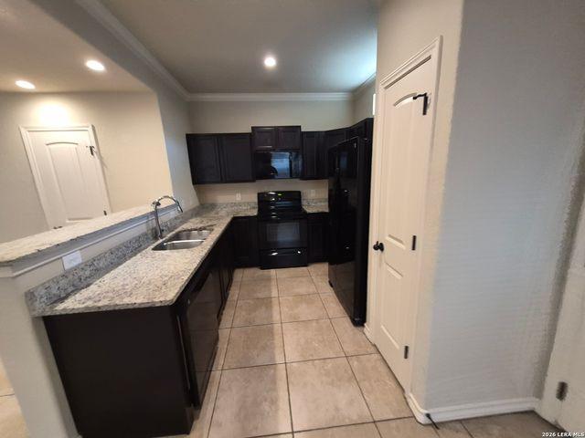 7042 Lakeview Dr Unit 102, San Antonio, TX 78244