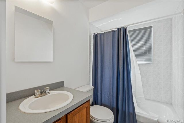 103 Clifton Court, Farmingdale, NY 11735
