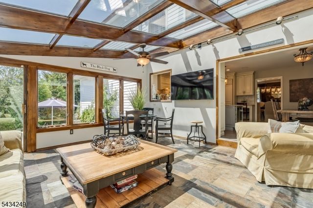120 Woods End Dr, Bernards Twp., NJ 07920