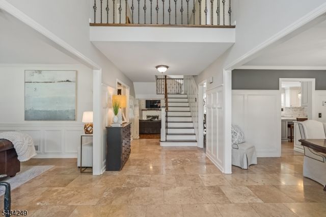 120 Woods End Dr, Bernards Twp., NJ 07920