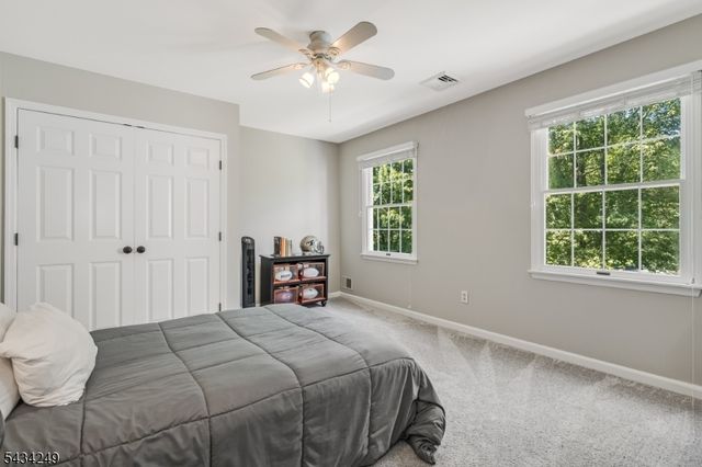 120 Woods End Dr, Bernards Twp., NJ 07920