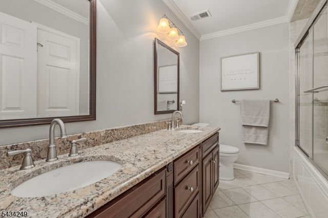 120 Woods End Dr, Bernards Twp., NJ 07920