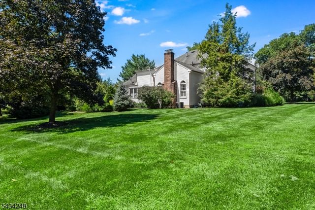 120 Woods End Dr, Bernards Twp., NJ 07920