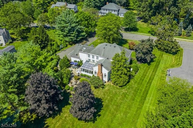 120 Woods End Dr, Bernards Twp., NJ 07920