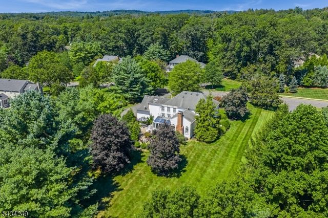 120 Woods End Dr, Bernards Twp., NJ 07920