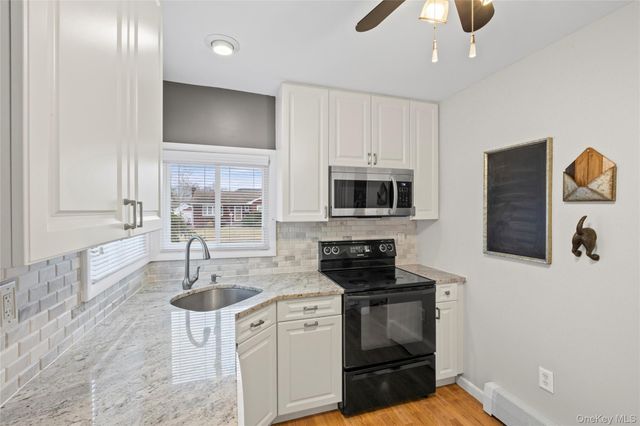 527 Spruce Lane, East Meadow, NY 11554