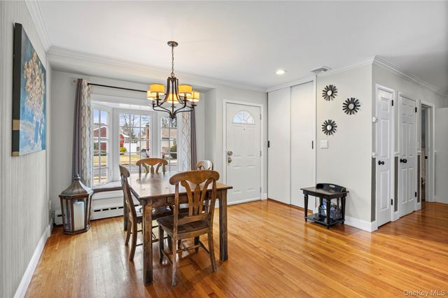 527 Spruce Lane, East Meadow, NY 11554