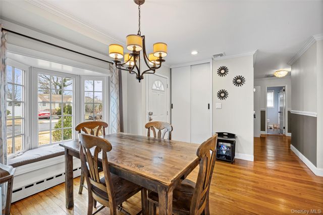 527 Spruce Lane, East Meadow, NY 11554