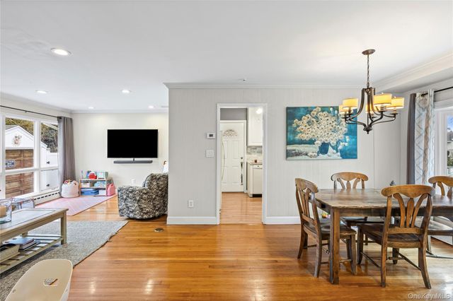 527 Spruce Lane, East Meadow, NY 11554