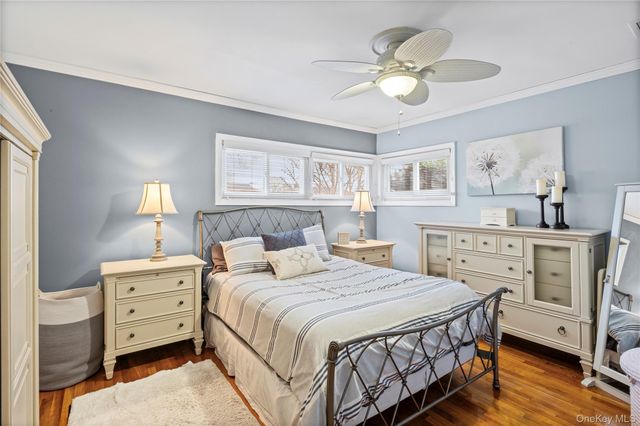 527 Spruce Lane, East Meadow, NY 11554