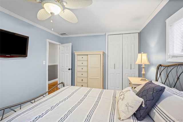 527 Spruce Lane, East Meadow, NY 11554