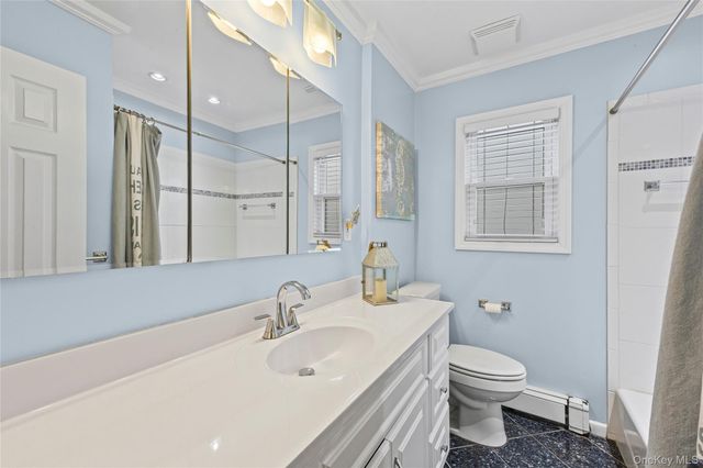 527 Spruce Lane, East Meadow, NY 11554