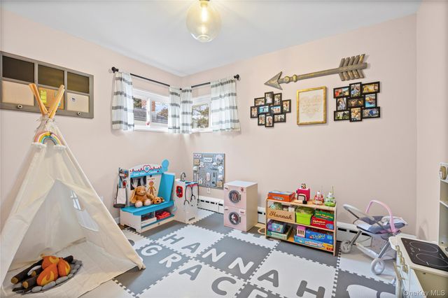 527 Spruce Lane, East Meadow, NY 11554