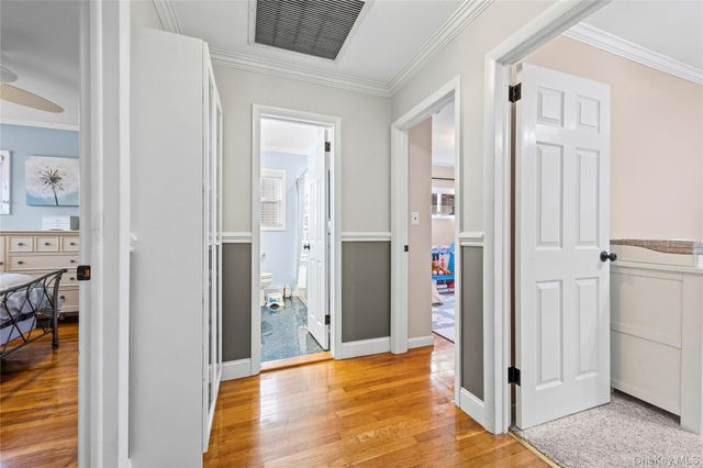 527 Spruce Lane, East Meadow, NY 11554