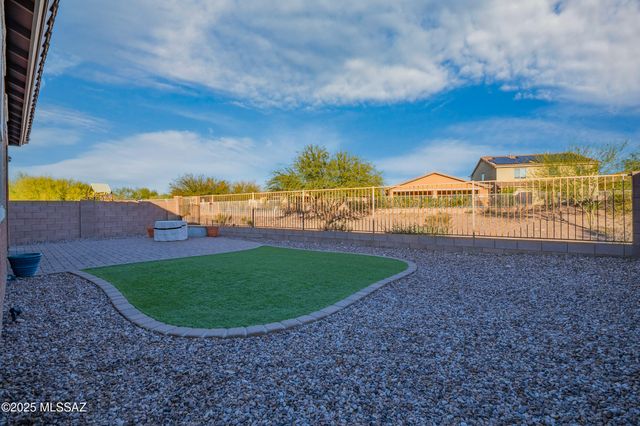9469 S Crowley Brothers Drive, Tucson, AZ 85747