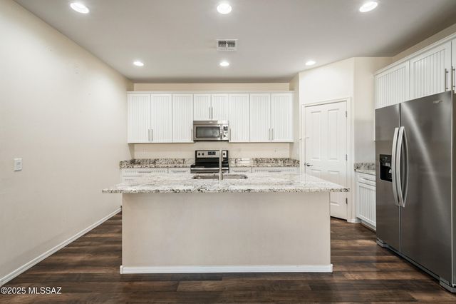 9469 S Crowley Brothers Drive, Tucson, AZ 85747