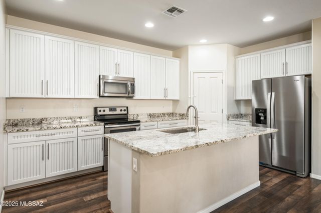 9469 S Crowley Brothers Drive, Tucson, AZ 85747