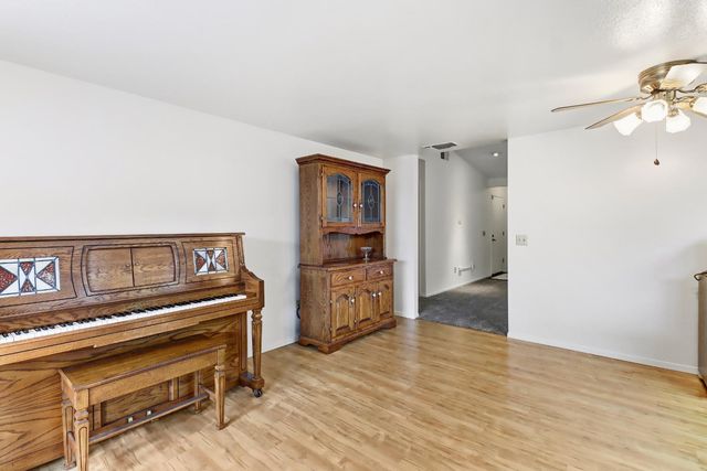 6120 Glenhurst Way, Citrus Heights, CA 95621