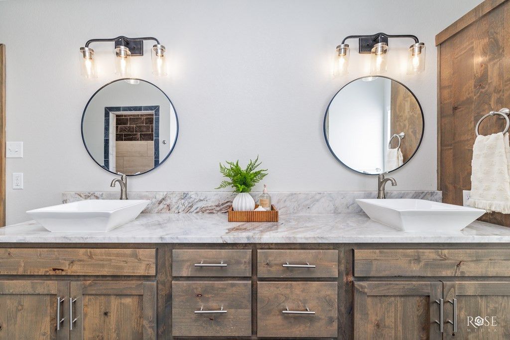 Image 13 of property listing at 3422 Twin Mountain Drive, San Angelo, TX 76904