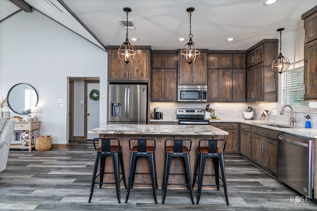 Image 9 of property listing at 3422 Twin Mountain Drive, San Angelo, TX 76904