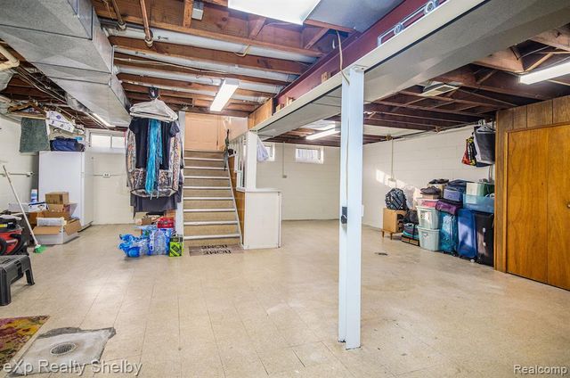 20703 Fleetwood Drive, Harper Woods, MI 48225