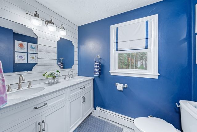 3 Sparrow Rd, Norfolk, MA 02056