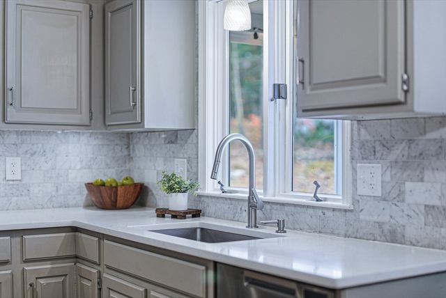 3 Sparrow Rd, Norfolk, MA 02056