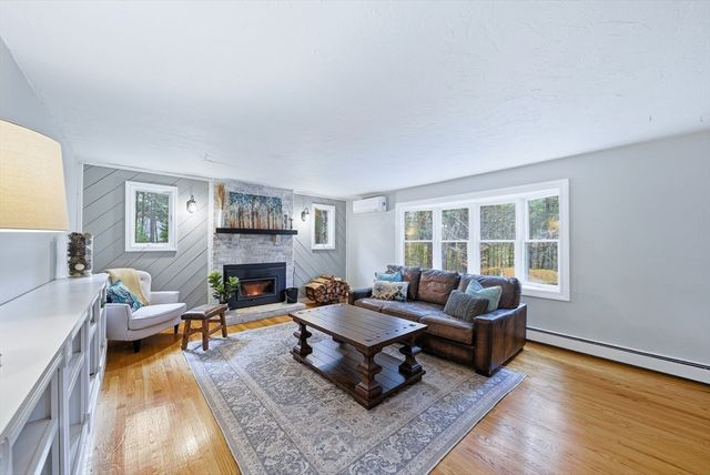 3 Sparrow Rd, Norfolk, MA 02056