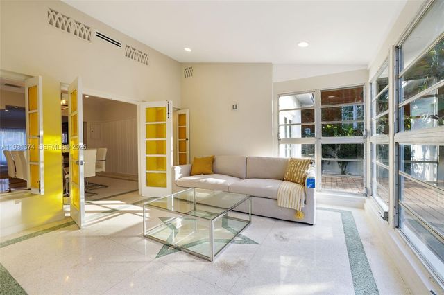 3760 Royal Palm Ave, Miami Beach, FL 33140