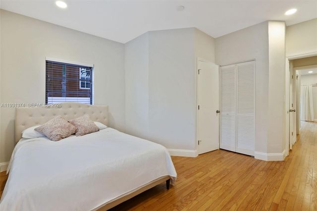 3760 Royal Palm Ave, Miami Beach, FL 33140