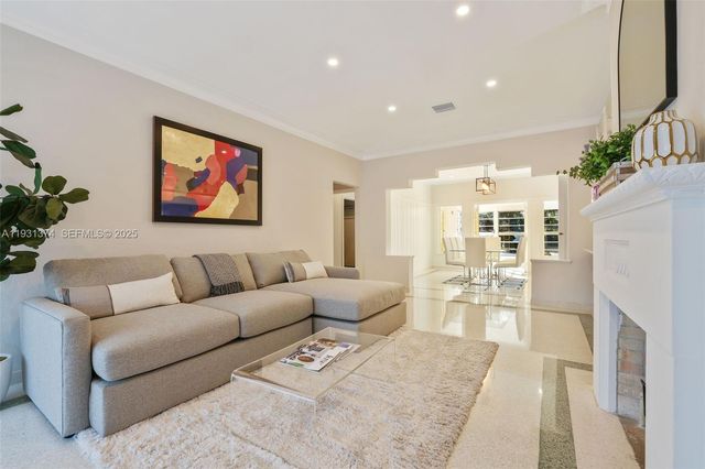 3760 Royal Palm Ave, Miami Beach, FL 33140