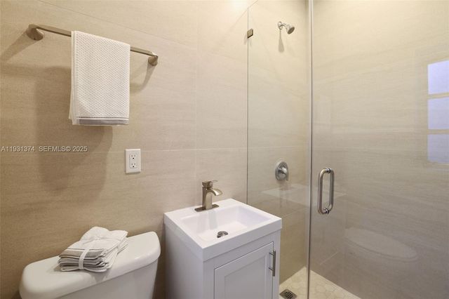 3760 Royal Palm Ave, Miami Beach, FL 33140