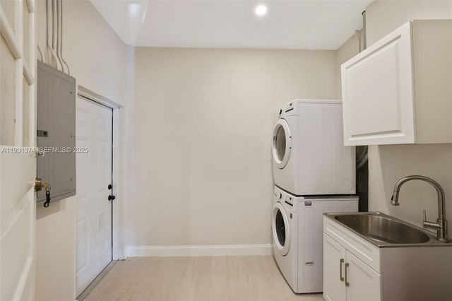 3760 Royal Palm Ave, Miami Beach, FL 33140