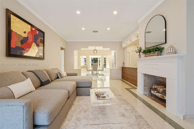 3760 Royal Palm Ave, Miami Beach, FL 33140