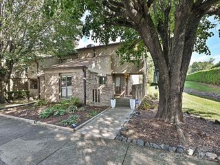 7916 Charter Oak Lane, Charlotte, NC 28226