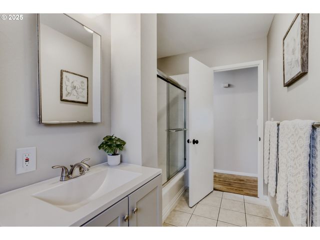 1330 Nw MURRAY Rd, Portland, OR 97229